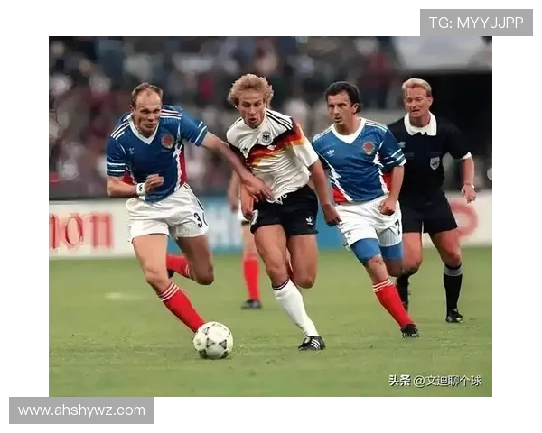 前各国足球明星的辉煌历程与传奇瞬间回顾