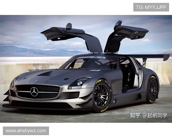 足球明星的奢华座驾揭秘球场之外的豪华生活与个性选择