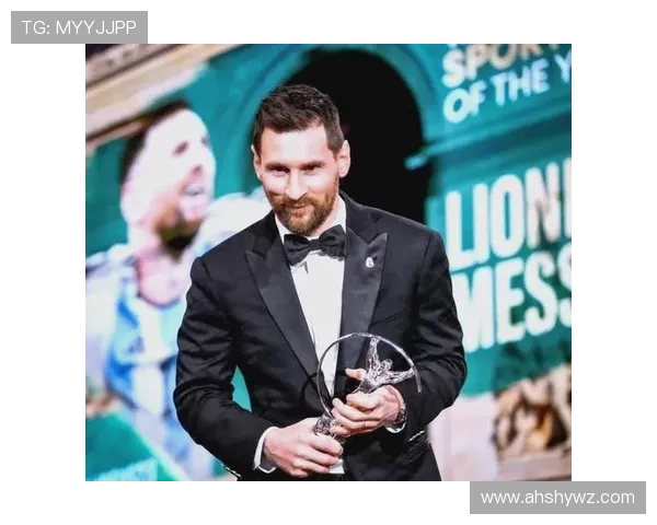 足球明星获得的丰厚奖励与荣誉背后的故事揭秘